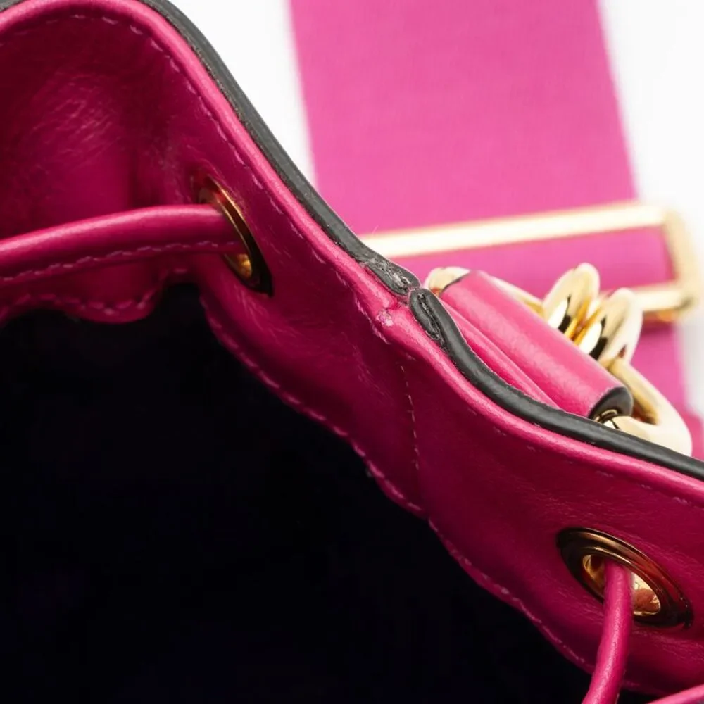 Gucci Jumbo GG Matelasse Leather Bucket Bag